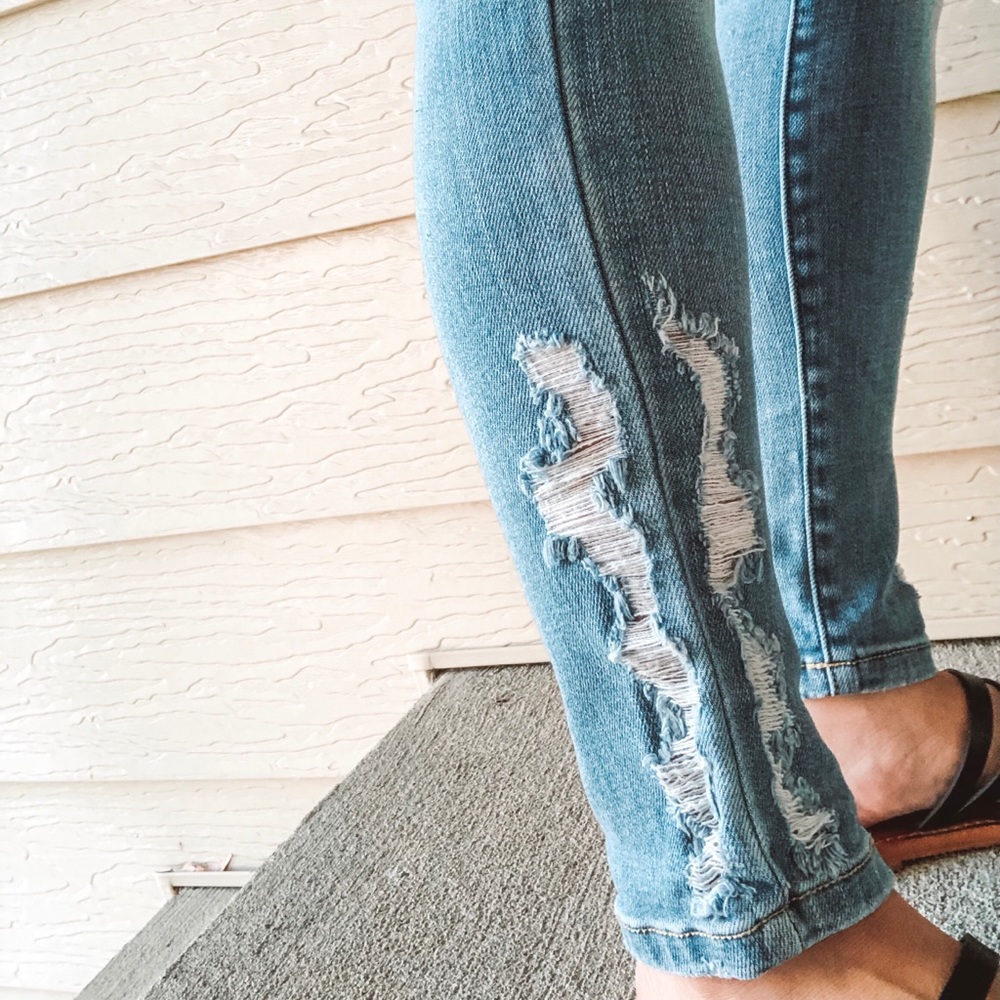 Kancan Lowrise Side Destruction Ankle Skinny Jeans